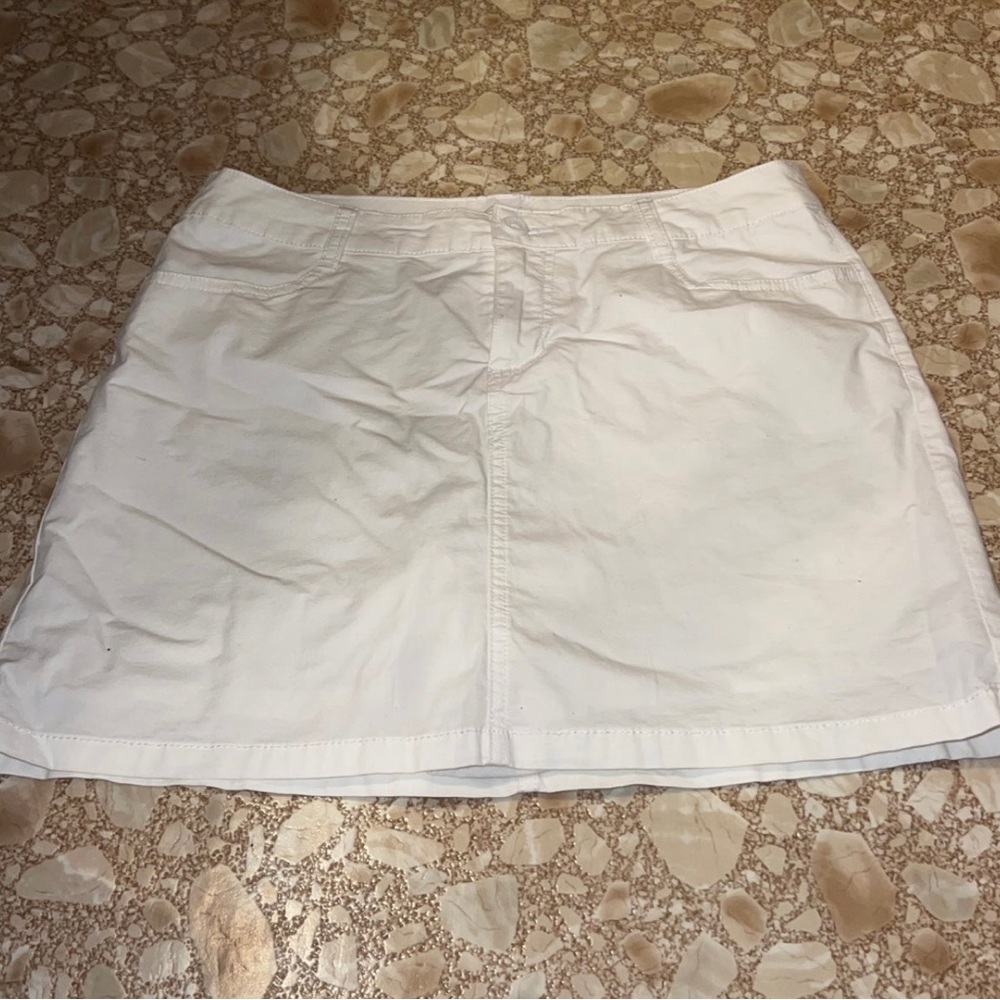 White St Johns Bay skirt with build in shorts size M